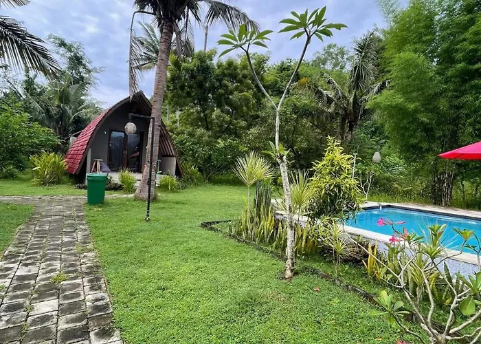 Apit Lawang Nusa Penida ロッジ *